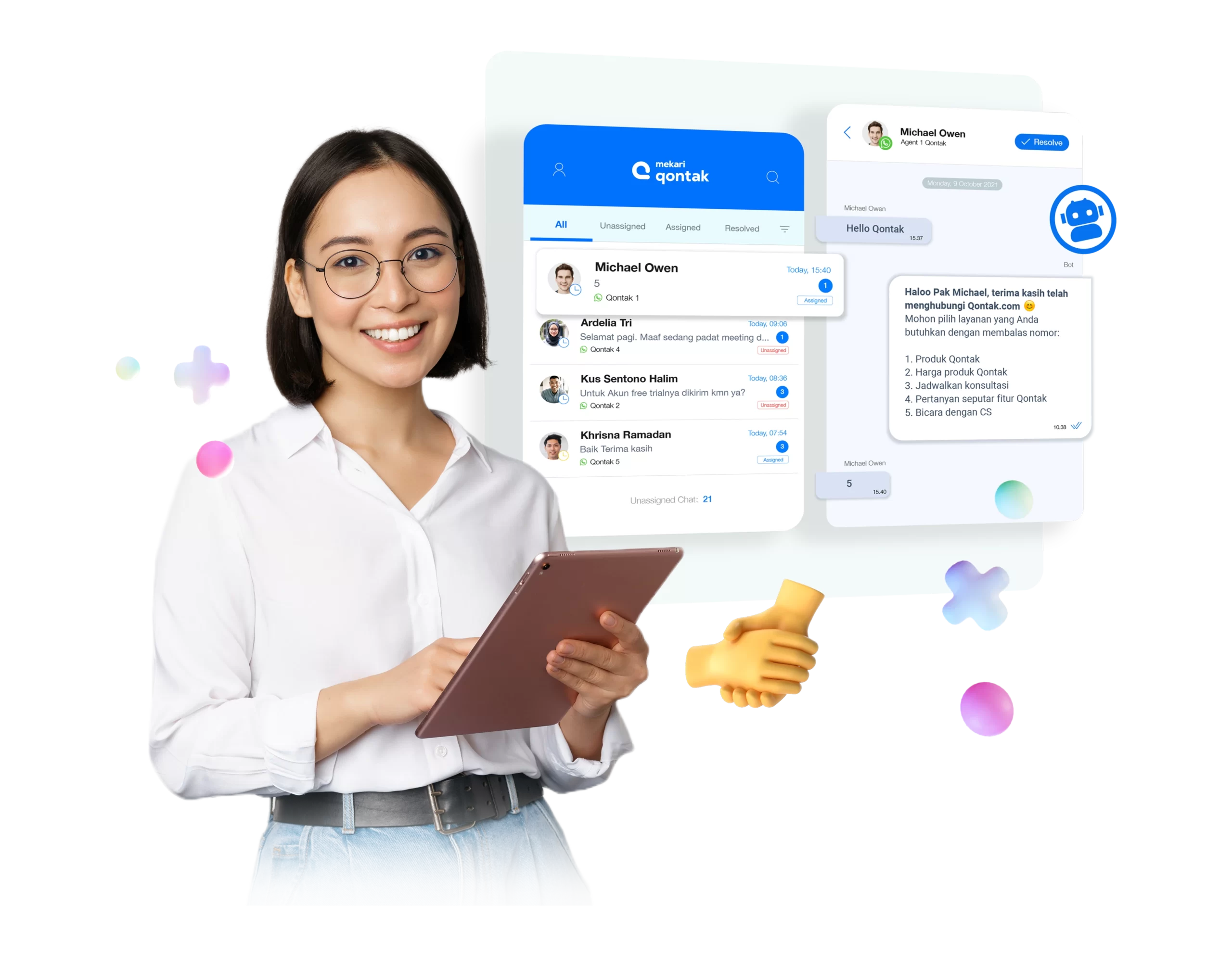 Seorang wanita memegang tablet sambil berinteraksi dengan aplikasi chat pelanggan, dan tampilan antarmuka menampilkan beberapa kontak serta pesan.