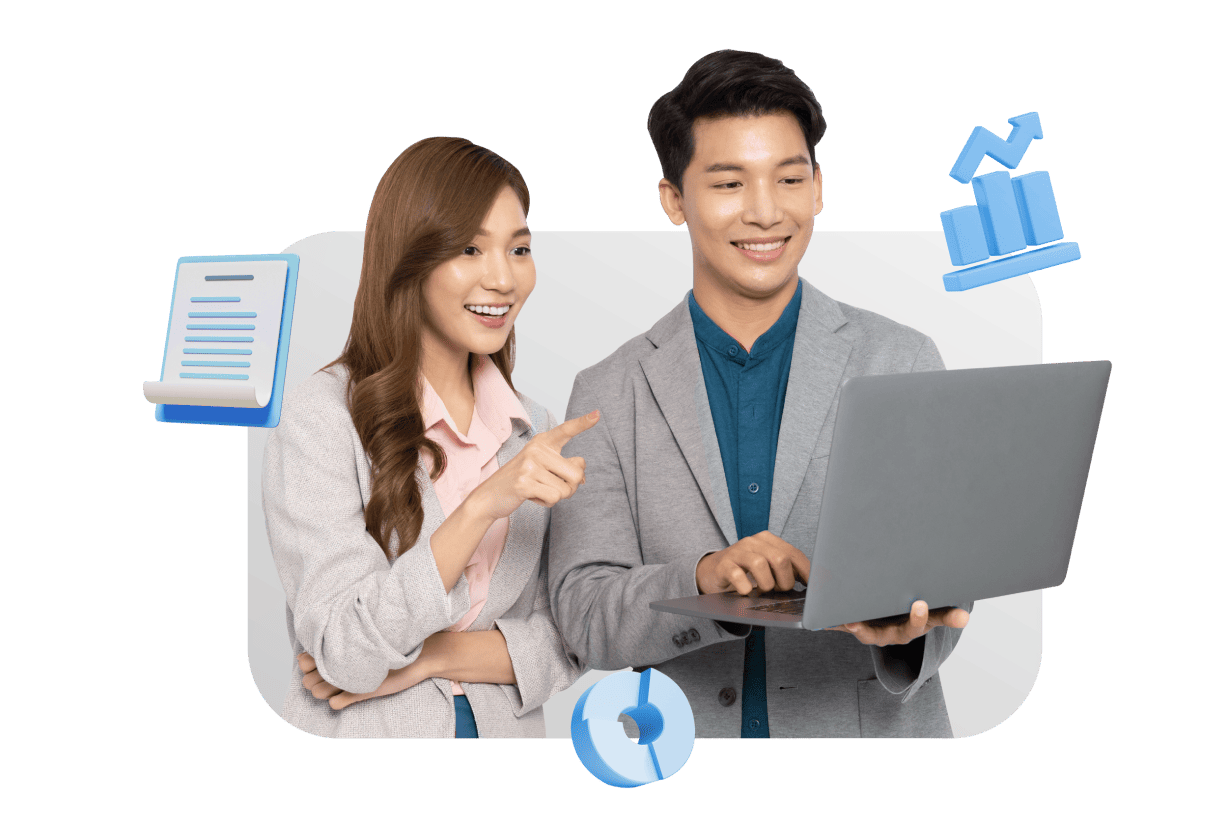 Dua profesional mengenakan jas berdiskusi sambil melihat layar laptop di lingkungan yang terorganisir, dikelilingi grafik dan catatan.