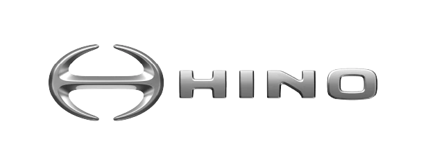 Logo Hino menampilkan desain huruf yang elegan dan sederhana, menunjukkan identitas merek kendaraan komersial yang handal dan inovatif.