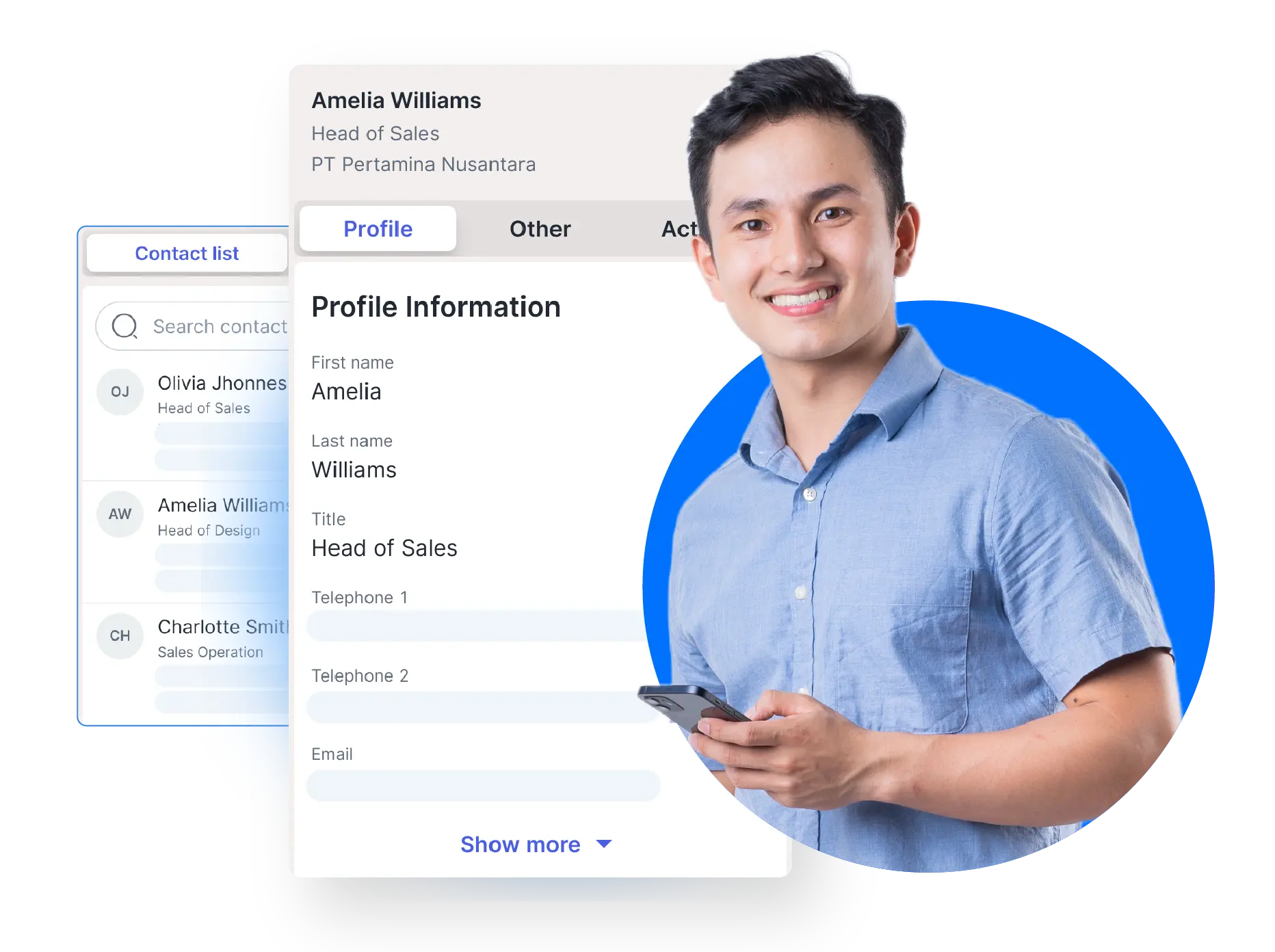 Kontak profesional ditampilkan dalam aplikasi dengan informasi nama dan jabatan, sementara individu memegang ponsel dan melihat layar.